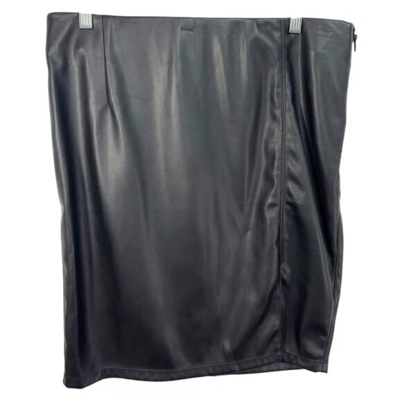 Liverpool Los Angeles Size 12P Faux Leather Skirt Vegan Black Pencil Edgy - Picture 1 of 3
